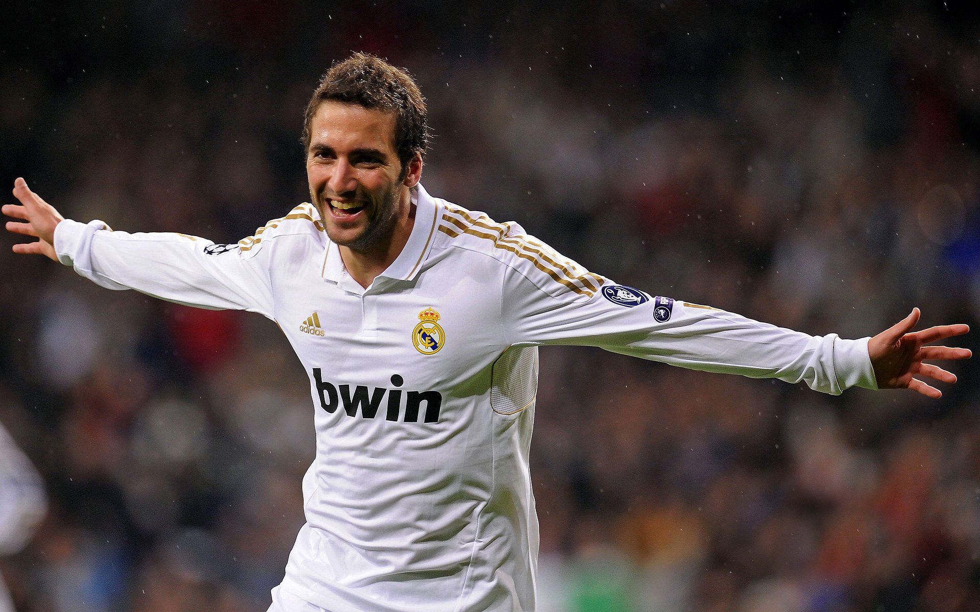 开云kaiyun-中国足球俱乐部综合实力稳步提升，中国各足球俱乐部